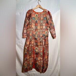 New, unworn ethnic Indian slit dress with matching silk skirt. Mastani style